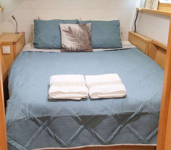 Aft guest queen suite