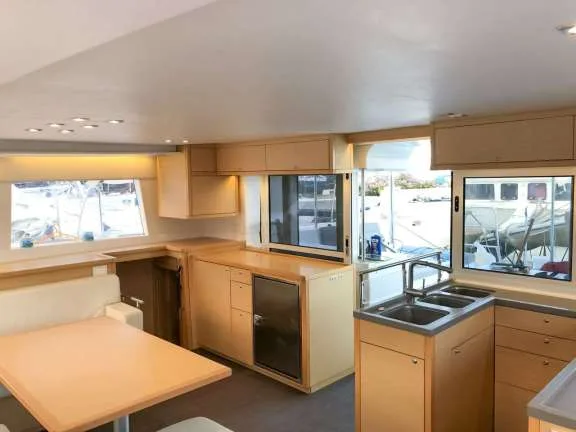 Image of NEON MOON yacht #8