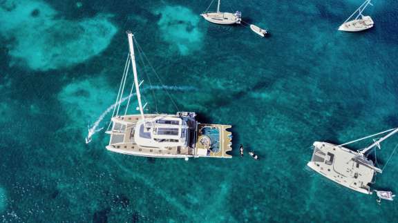 Image of Triwing Endor yacht #2