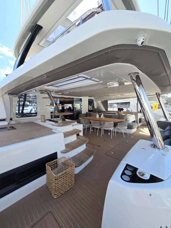 Image of Triwing Endor yacht #4