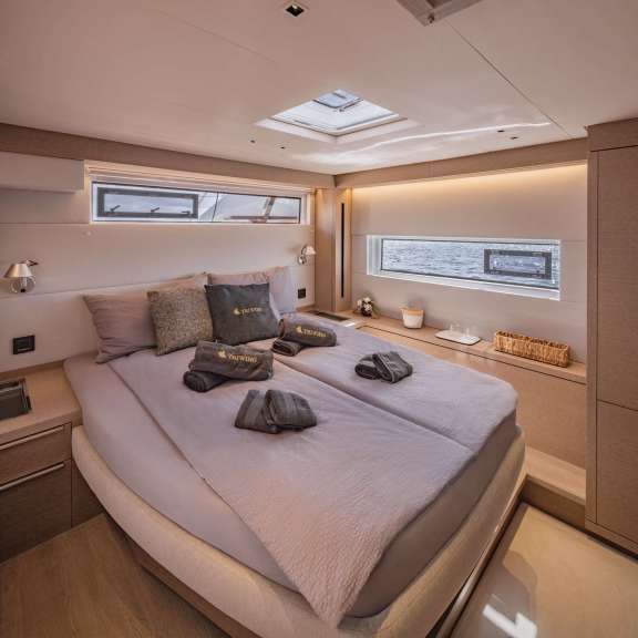 Image of Triwing Endor yacht #9