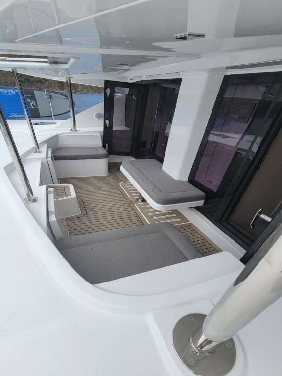Image of SHIPS & GIGGLES yacht #4