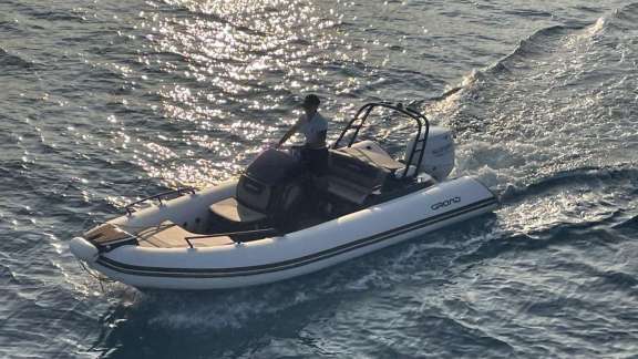 Image of yolo yacht #13