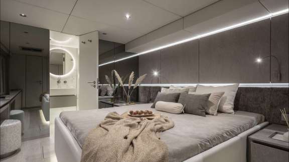 Image of yolo yacht #18