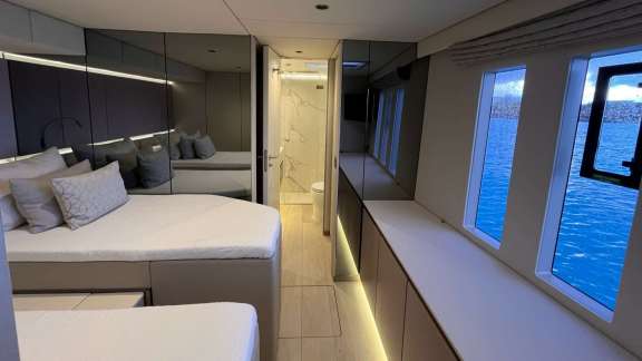 Image of yolo yacht #19