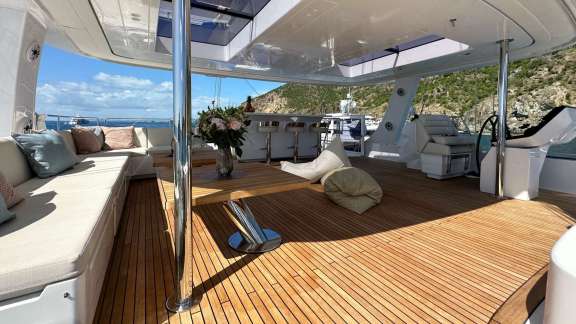 Image of yolo yacht #8