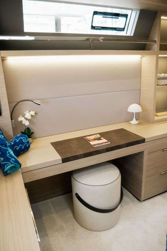 Image of Luna Nova yacht #12