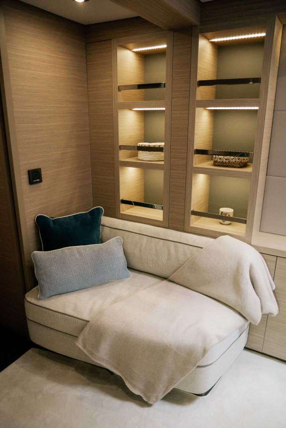 Image of Luna Nova yacht #13