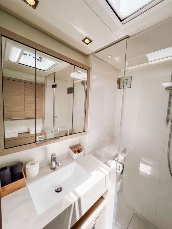 Image of Luna Nova yacht #8