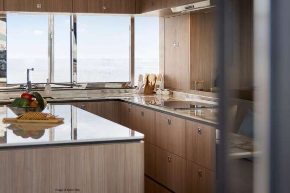 Image of Emerald Queen yacht #17