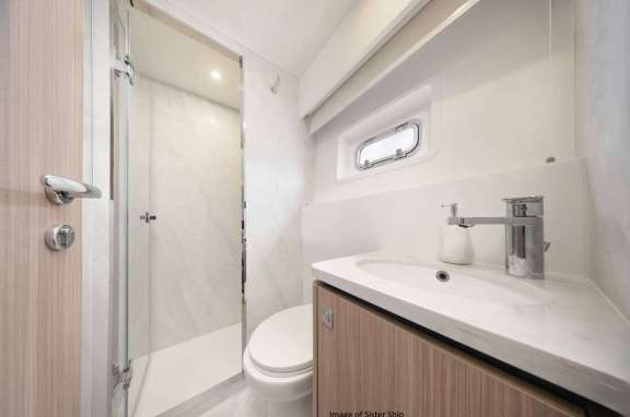 Image of Emerald Queen yacht #7