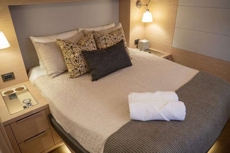Queen Cabin