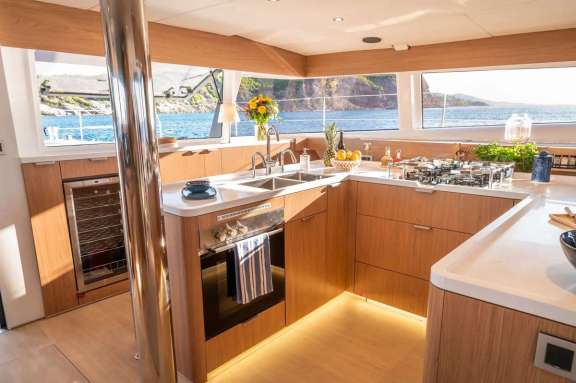 Image of JUMEAUX yacht #13