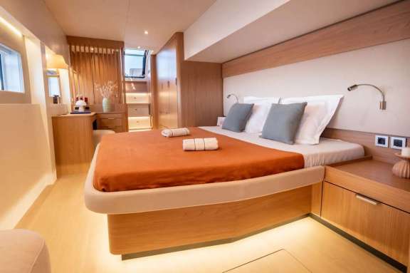 Image of JUMEAUX yacht #14