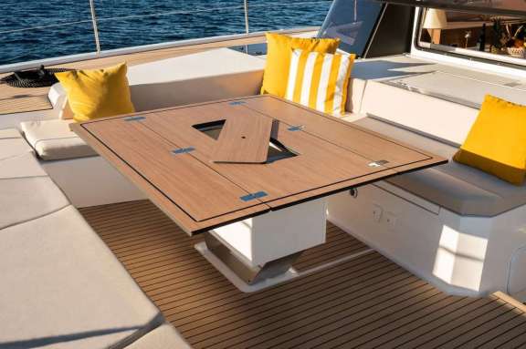 Image of JUMEAUX yacht #7