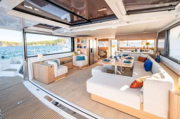 Image of JUMEAUX yacht #9