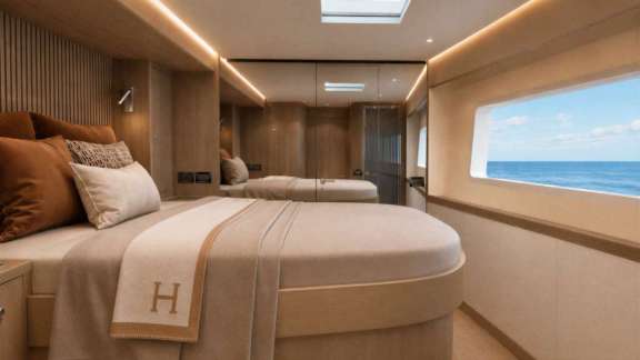 Image of Tupelo Honey yacht #8