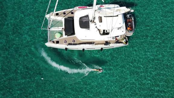 Jet through the water on the Seabob