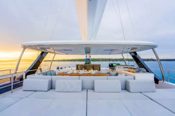 Image of HALCYON yacht #3