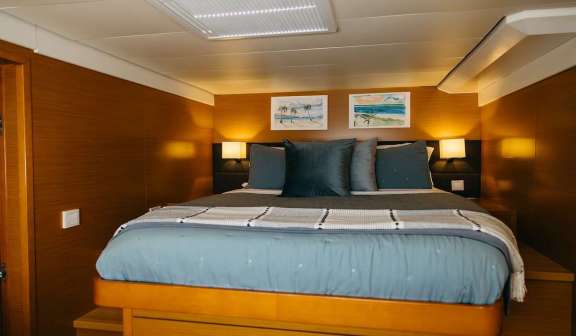 Aft port guest aft queen suite