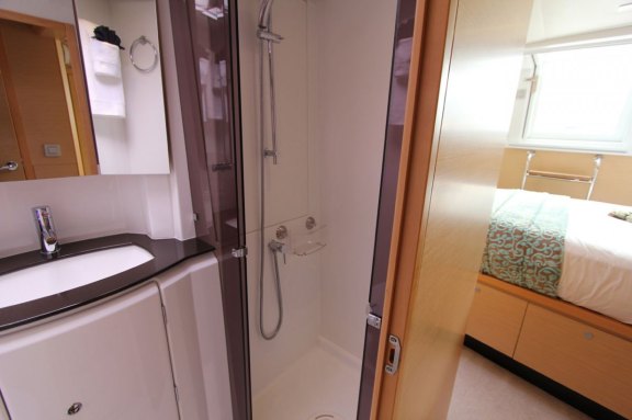 One of 4 guest private baths