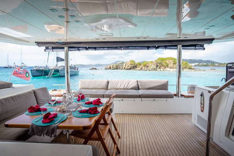 Al fresco cockpit dining