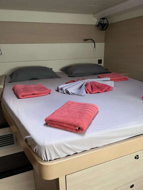 Image of DREAM LAGOON 620 yacht #19