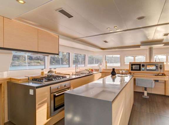 Image of DREAM LAGOON 620 yacht #4