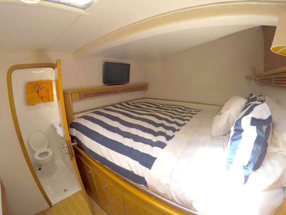 Another forward guest queen suite