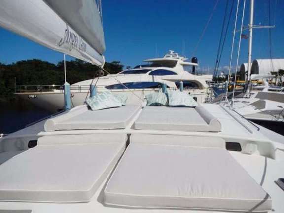 Coachroof sun loungers