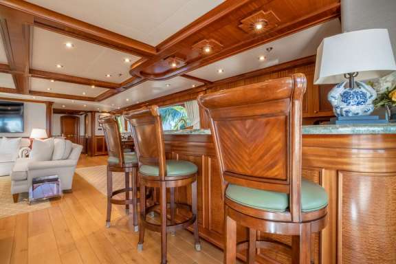 Image of MISS STEPHANIE yacht #12