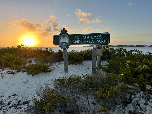 Image of MIDNIGHT MOON yacht #16