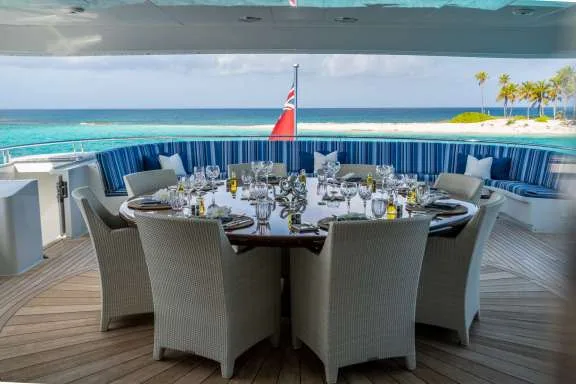 Upper deck dining