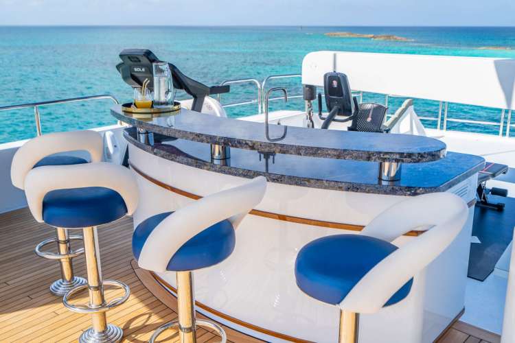 Flybridge bar