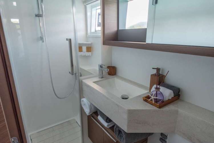 Ensuite head