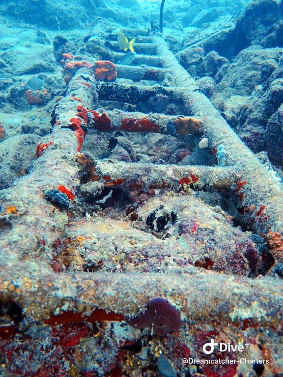 Underwater exploring