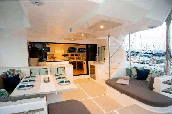 Image of BAREFEET RETREAT yacht #14