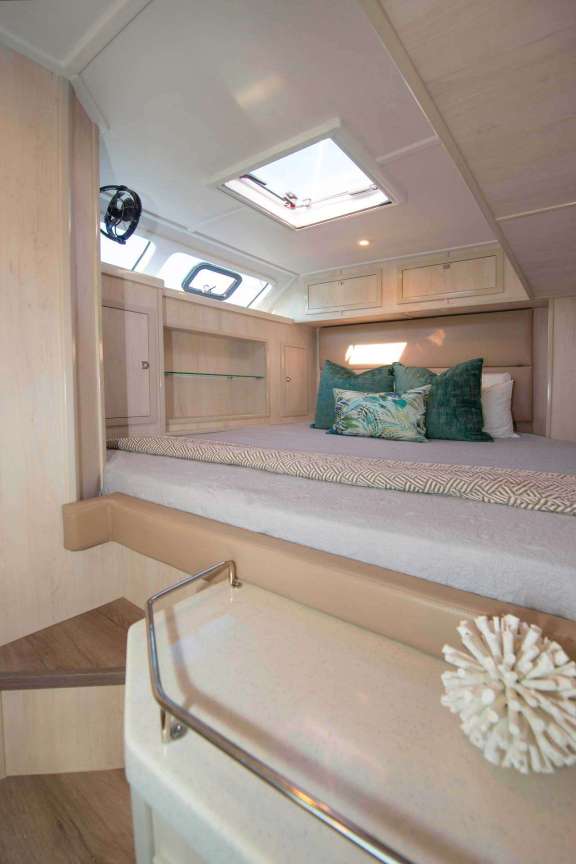 Image of BAREFEET RETREAT yacht #6
