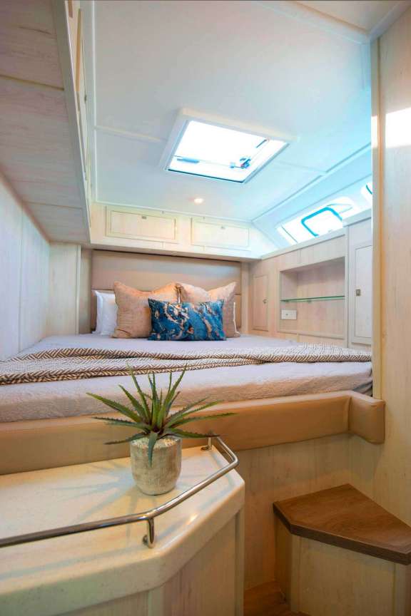 Image of BAREFEET RETREAT yacht #7