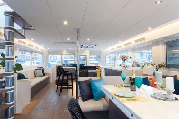 Image of VOYAGE 650 Power Cat yacht #2