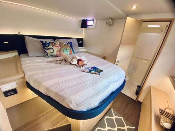 Image of LADY CATRON yacht #16