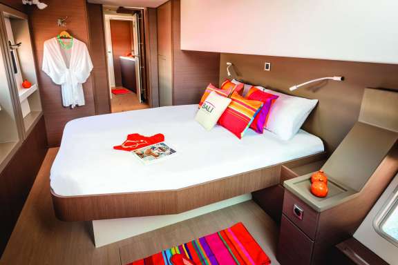 VIP CABIN - ENTIRE PORT SIDE