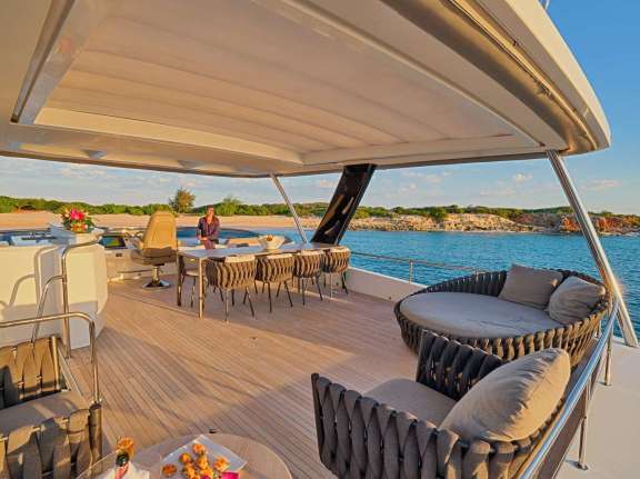FW Flybridge - N. Claris pic