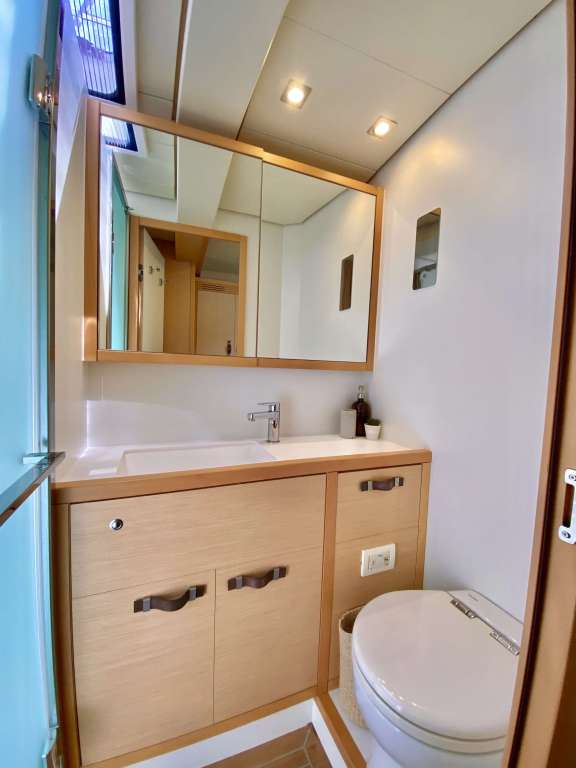 Image of HEAVENLY yacht #13