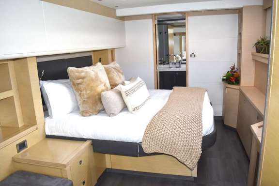 Port Midship Primary Suite King