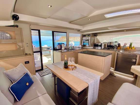 Image of OCEANFRONT PROPERTY yacht #10