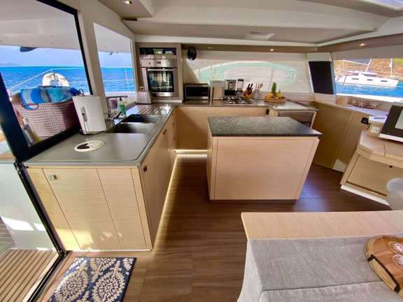 Image of OCEANFRONT PROPERTY yacht #11