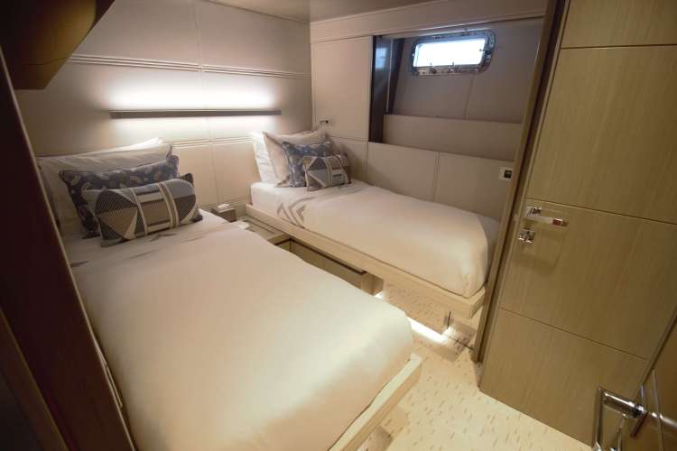 Starboard Twin Cabin( also converts to a queen)