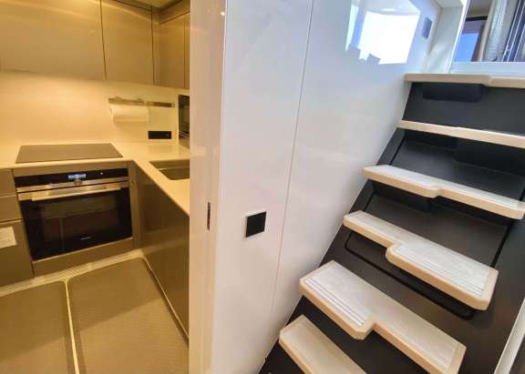 Image of OCEAN VIBES yacht #11