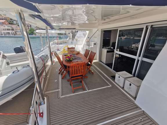 The bow on Deep Blue